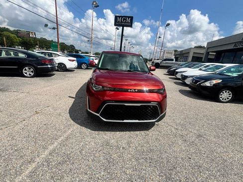 Used 2023 Kia Soul S FWD image 3