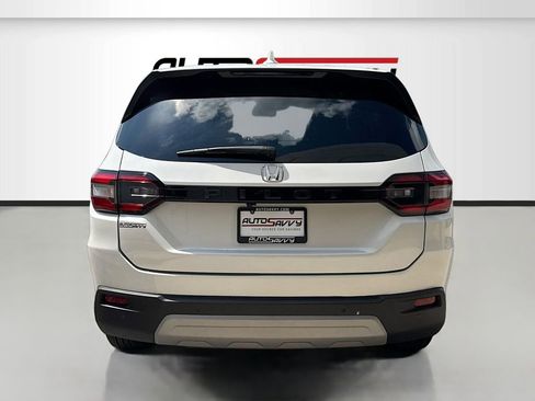 Used 2024 Honda Pilot EX-L image 6