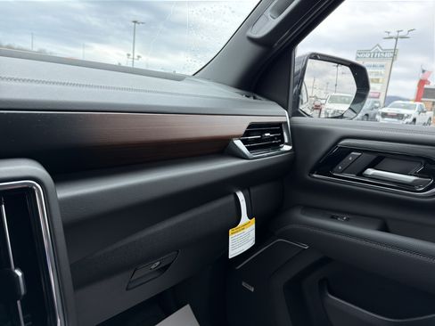 New 2026 GMC Yukon XL Denali w/ LPO, Floor Liner Package AWD/4WD image 24
