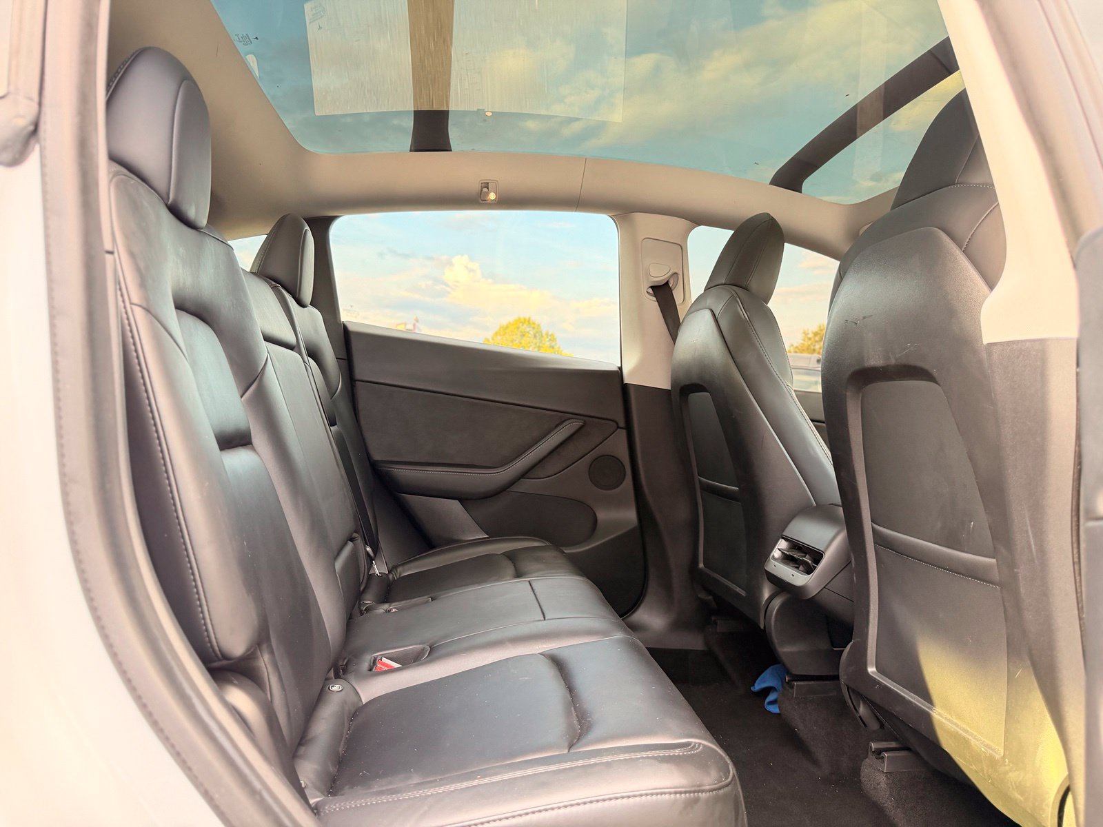 Used 2021 Tesla Model Y Long Range AWD/4WD image 19