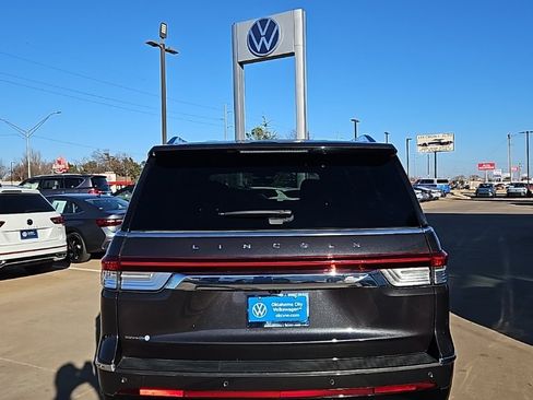 Used 2023 Lincoln Navigator Reserve image 6