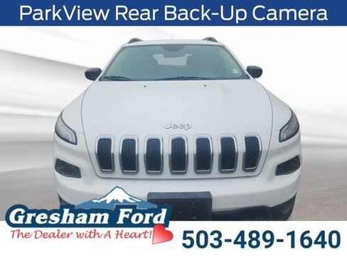 Used 2017 Jeep Cherokee Sport FWD image 10