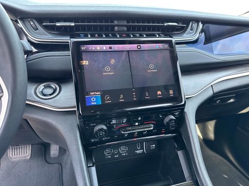 Used 2023 Jeep Grand Cherokee image 26