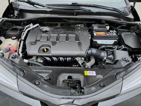 Used 2019 Toyota C-HR LE image 27