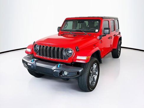Used 2024 Jeep Wrangler Unlimited w/ LED Headlamp & Fog Lamp Group AWD/4WD image 3