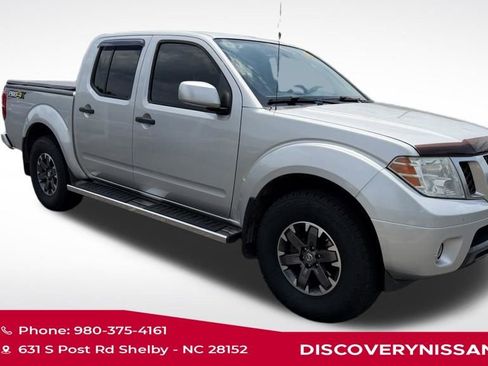 Used 2018 Nissan Frontier PRO-4X AWD/4WD image 2