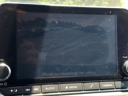 Used 2021 Nissan Rogue S FWD image 17