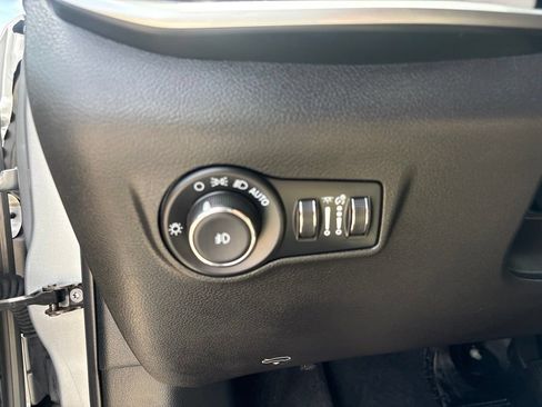 Used 2025 Jeep Compass Limited AWD/4WD image 18