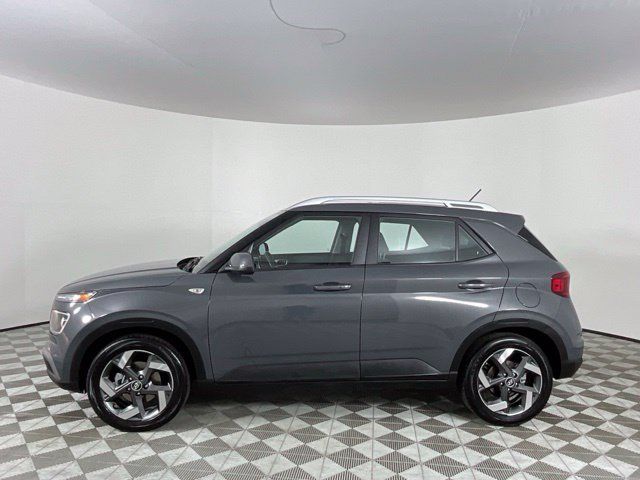 Used 2026 Hyundai Venue SEL FWD image 8