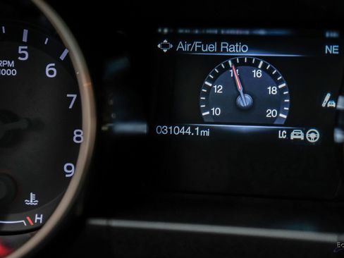 Used 2019 Ford Mustang Shelby GT350 w/ Technology Package image 71