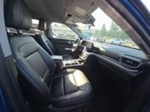 Used 2023 Ford Explorer XLT w/ Equipment Group 202A AWD/4WD image 8