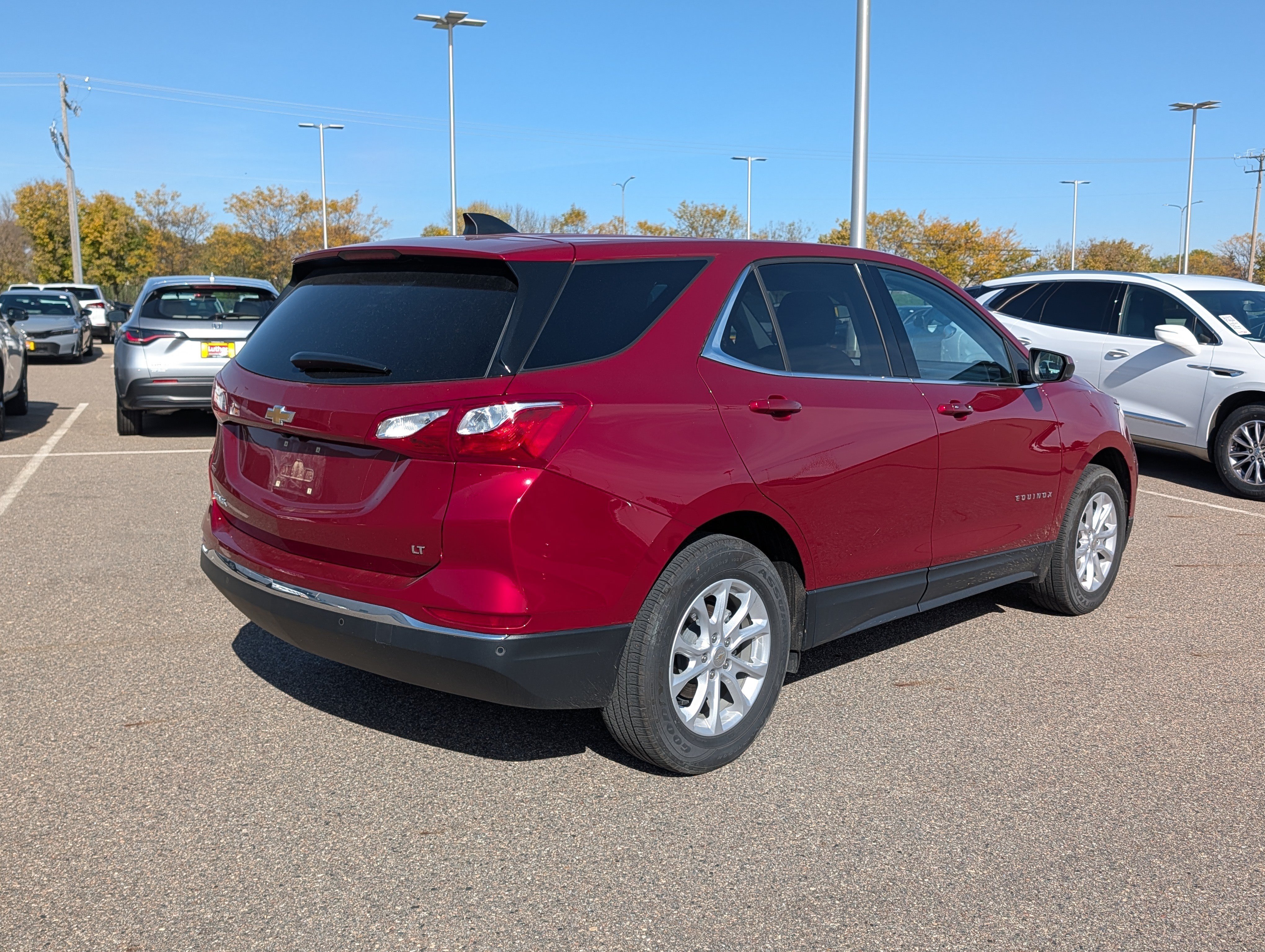 Used 2020 Chevrolet Equinox LT FWD image 4