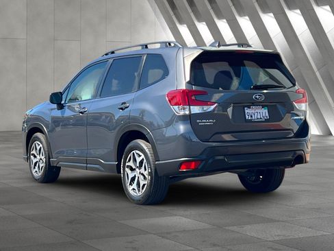 Used 2022 Subaru Forester Premium AWD/4WD image 6