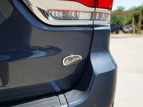 Used 2020 Jeep Grand Cherokee Overland AWD/4WD image 19