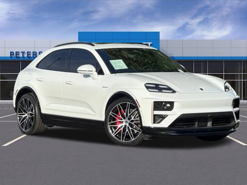 Used 2025 Porsche Macan Turbo Electric AWD/4WD image 2