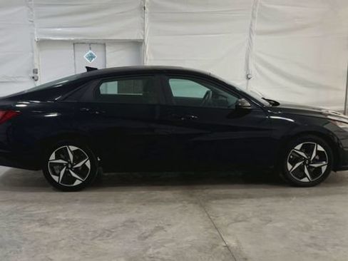Used 2023 Hyundai Elantra SEL w/ Convenience Package FWD image 5