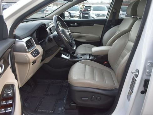 Used 2019 Kia Sorento EX w/ EX Touring Package image 18
