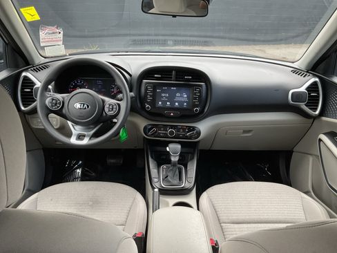 Used 2020 Kia Soul S FWD image 17