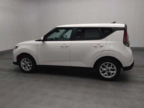 Used 2025 Kia Soul LX image 3