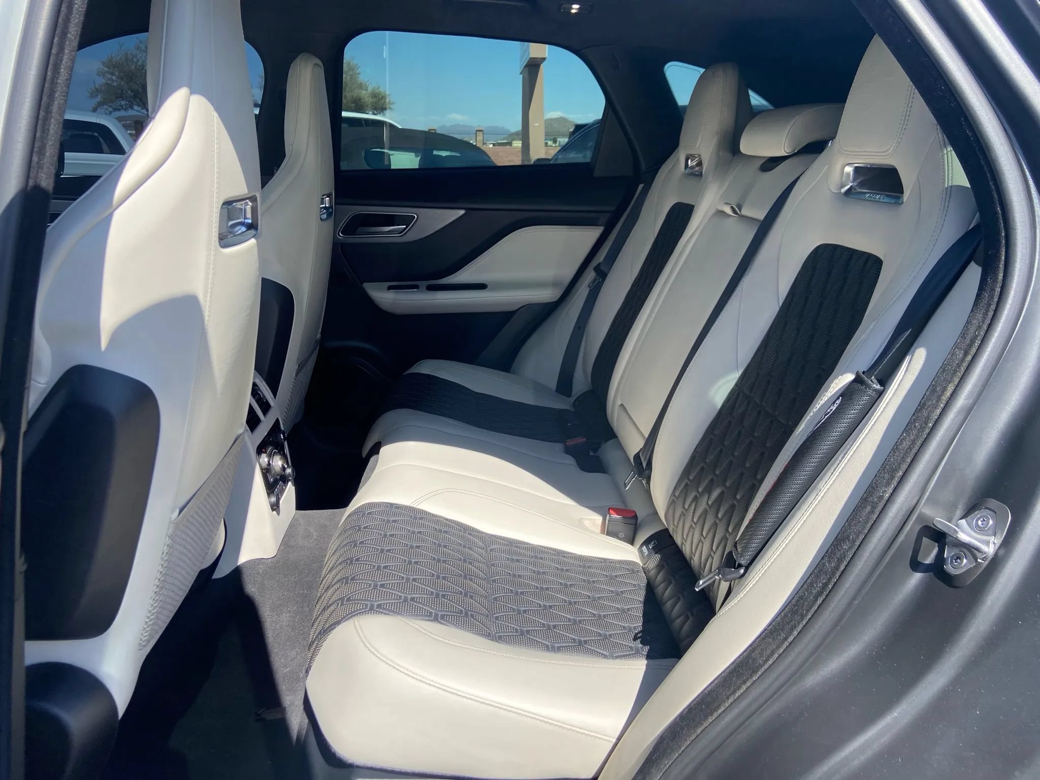 Used 2020 Jaguar F-PACE SVR AWD/4WD image 18
