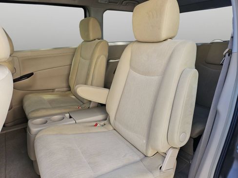 Used 2012 Nissan Quest S FWD image 39