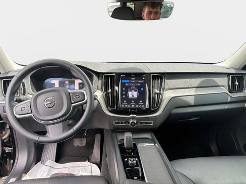 Certified 2025 Volvo XC60 B5 Core AWD/4WD image 15