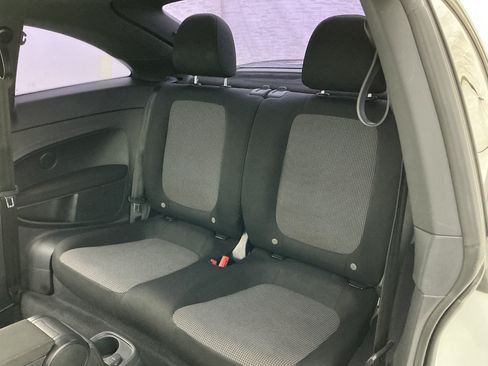 Used 2019 Volkswagen Beetle 2.0T S FWD image 20