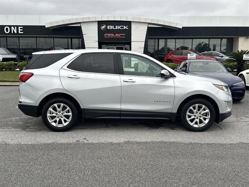 Used 2018 Chevrolet Equinox LT image 8