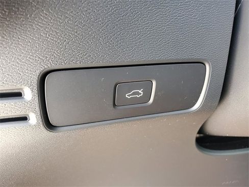 New 2026 Volvo XC40 B5 Core w/ Protection Package Premier image 16