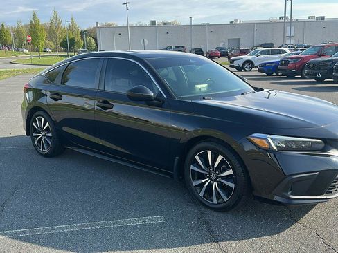 Used 2022 Honda Civic EX-L image 2