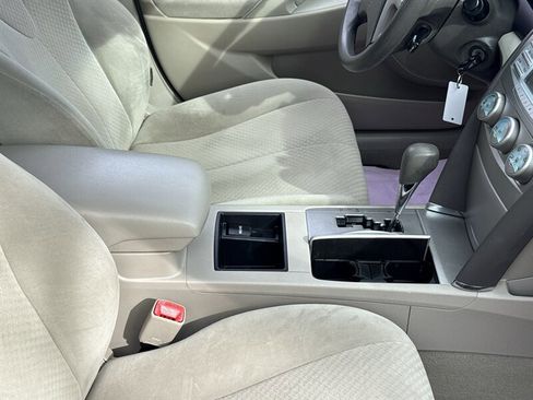 Used 2009 Toyota Camry LE image 24