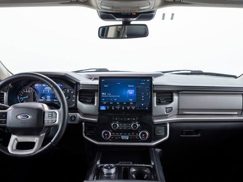 Used 2024 Ford Expedition XLT image 25