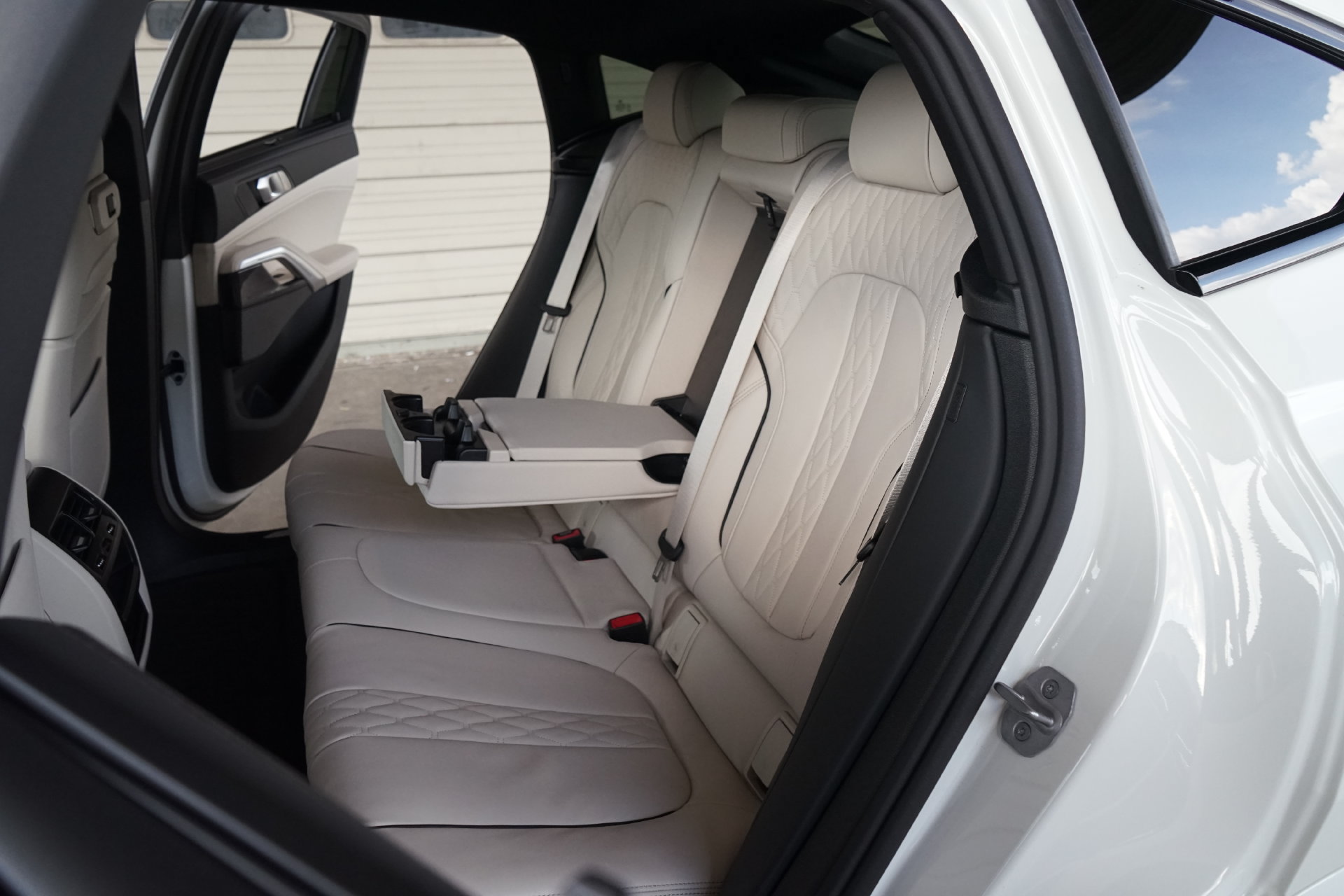 Used 2026 BMW X6 M60i AWD/4WD image 14