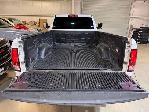 Used 2018 RAM 2500 Tradesman w/ Chrome Appearance Group AWD/4WD image 16
