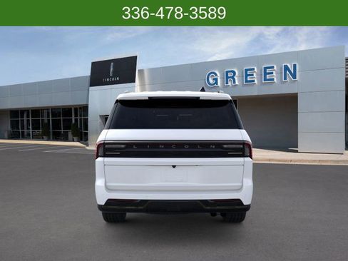 New 2026 Lincoln Navigator L Reserve w/ Jet Appearance Package image 5