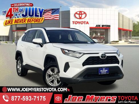 Used 2025 Toyota RAV4 XLE FWD image 1