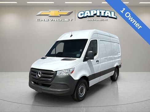 Used 2025 Mercedes-Benz Sprinter 2500 image 2