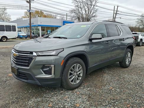 Used 2023 Chevrolet Traverse LT image 4