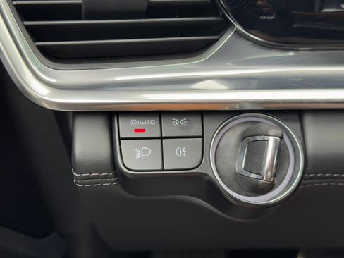 Used 2022 Porsche Panamera 4S w/ Premium Package image 19