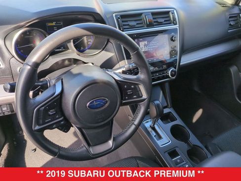 Used 2019 Subaru Outback 2.5i Premium image 16