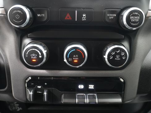 Used 2023 RAM 2500 Big Horn w/ Level 1 Equipment Group AWD/4WD image 21