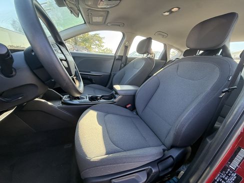 Used 2025 Kia K4 FWD image 9