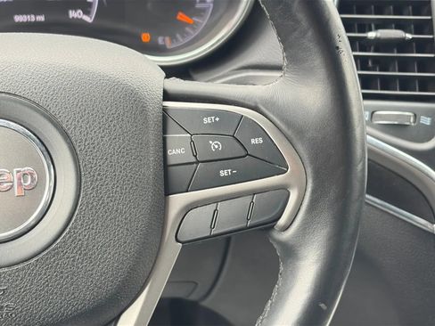 Used 2018 Jeep Grand Cherokee Limited w/ Luxury Group II image 29