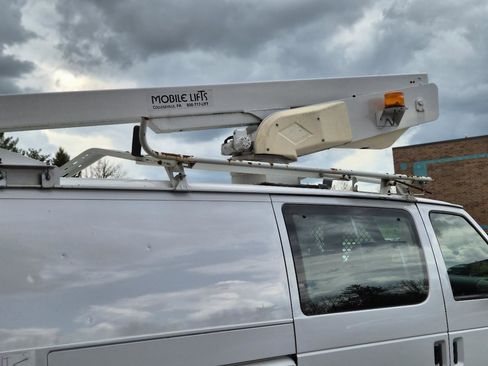 Used 2007 Ford E-350 and Econoline 350 Super Duty RWD image 6