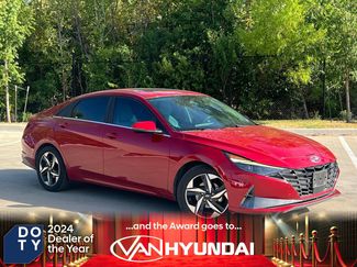 Used 2023 Hyundai Elantra Limited w/ Preferred Accessory Package FWD video 1