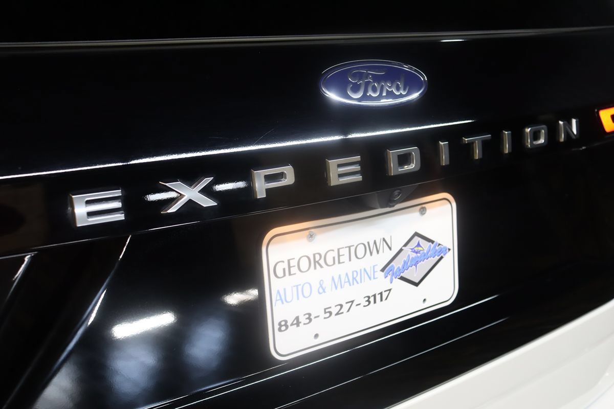 Used 2025 Ford Expedition Platinum w/ Driver's Package AWD/4WD image 21