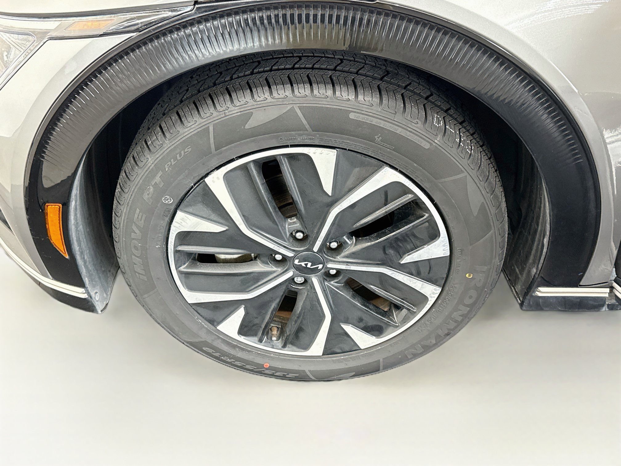 Used 2023 Kia EV6 Wind RWD image 11