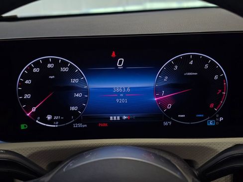 Used 2025 Mercedes-Benz CLA 250 4MATIC image 35