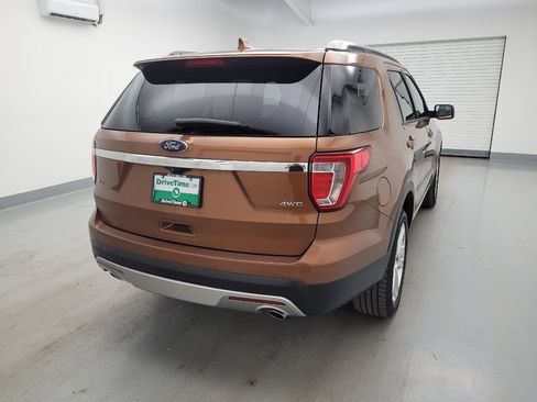 Used 2017 Ford Explorer XLT w/ Equipment Group 202A AWD/4WD image 7