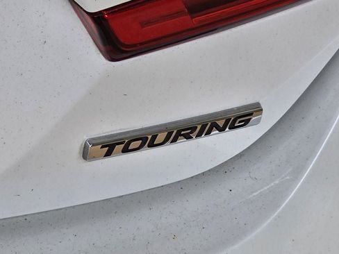 Used 2018 Honda Accord Touring image 32